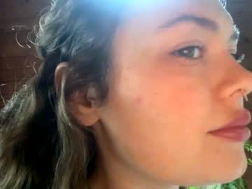 girl
        emersoncane cam image #4564075