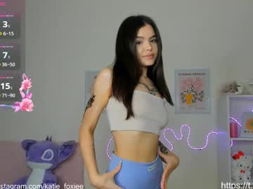 girl
        katiefoxie cam image #5731650
