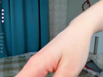 girl
        maxinebickham cam image #6817090