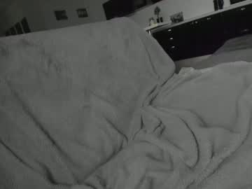 girl
        mysat cam image #6634067