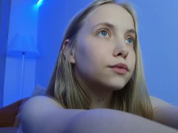 girl
        appr0ved cam image #1372990