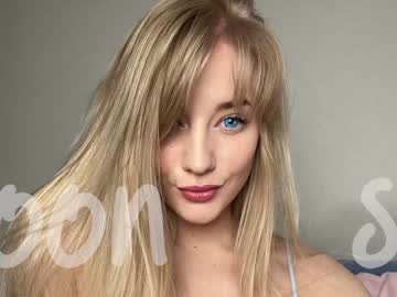 girl
        emma_lov2 cam image #363133