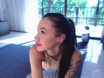 girl
        miladenver cam image #3763577