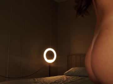 girl
        emilybatee cam image #5757167