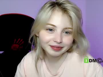 girl
        shy_blondiee cam image #1018949