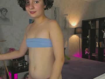 girl
        station_lovers cam image #2618089
