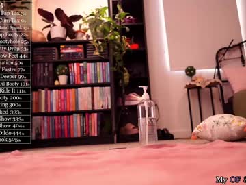 girl
        evelynpiers cam image #3659537
