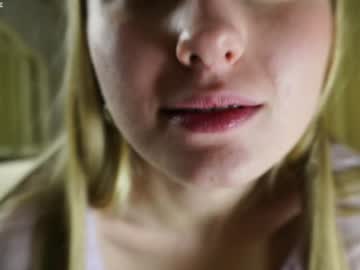 girl
        merylharvison cam image #5525413