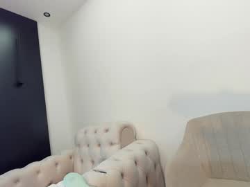 girl
        ehotlovea cam image #5788315