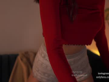girl
        effyloweell cam image #436219
