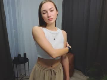girl
        noreenhickory cam image #4219101