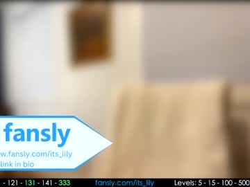 girl
        its_lily cam image #1575184