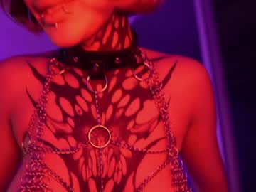girl
        goth_dolll cam image #4983482