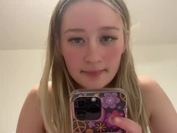 girl
        macyyysmith cam image #5960886