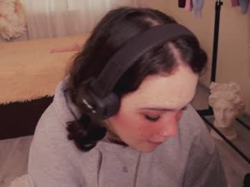 girl
        chery_lady22 cam image #1277491