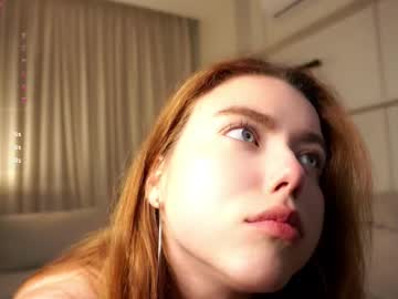 girl
        who_s_there cam image #6556179