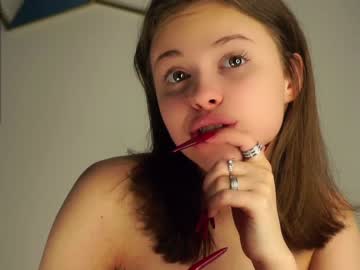 girl
        a_whole_eternity cam image #4207382