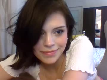 girl
        dreamlilys cam image #4118279