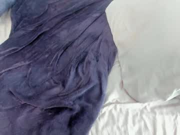 girl
        angelina_new cam image #1938711