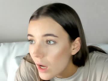 girl
        elizabethabigail cam image #101564