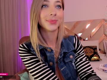 girl
        missitaliaa cam image #4531918