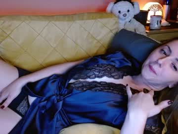 girl
        juicy_peach88 cam image #169215