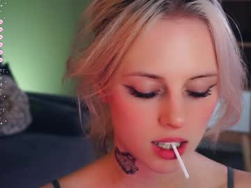 girl
        audreycarvin cam image #5003010