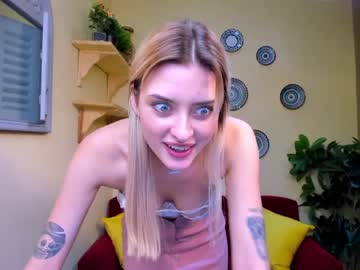 girl Live Cam Girls Love To Strip Naked For Their Viewers with minnieblush