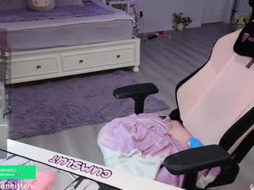 girl
        crimsonkitten cam image #5121979