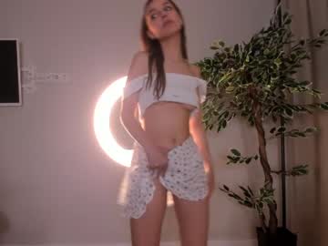 girl
        diormercer cam image #1736715