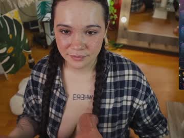 girl
        chery_lady22 cam image #5836411