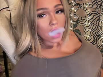 girl
        ari_02 cam image #2420154