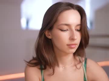 girl
        silent_chill cam image #6739056