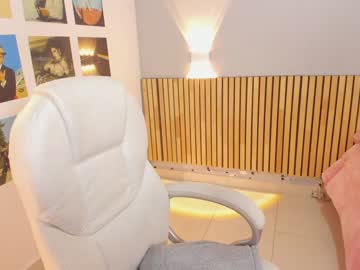 girl
        little_effy18 cam image #2553972