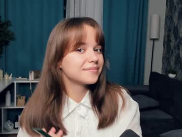 girl
        cherry_wave cam image #5389613