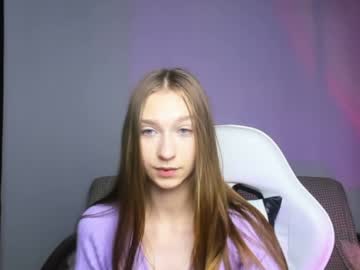 girl
        alisaa_01 cam image #4314939