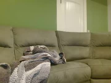 girl
        friskyforager cam image #473014