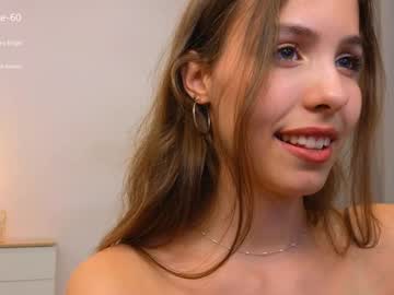 girl
        wanda_robinson cam image #5054579