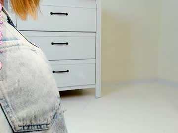 girl
        molly__meow cam image #3780436