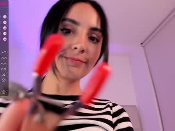 girl
        annie_dreams cam image #1082468