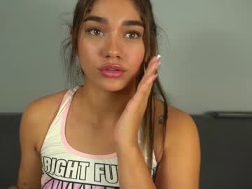 girl
        ashley_ospino cam image #5007167