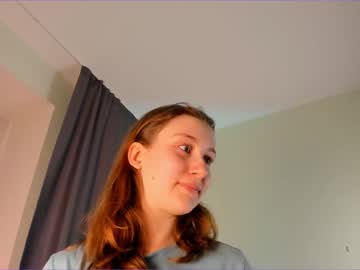 girl
        sunnyviolet cam image #1607560
