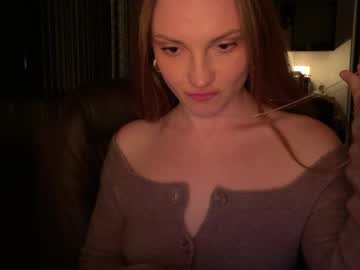 girl
        skyrosie cam image #5649597