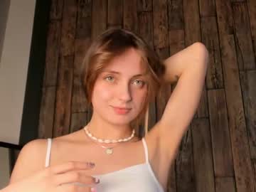 girl
        carolfranklin cam image #2589809