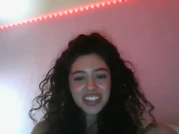 girl
        savinajade cam image #474363