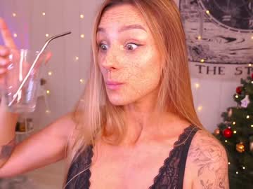 girl
        artease cam image #542479