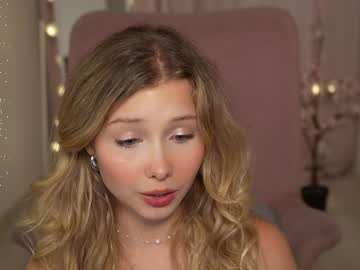 girl
        april_blush cam image #4973861