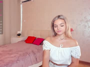 girl
        kathleenstevenson cam image #2110213