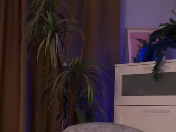 girl
        amandashah cam image #2237018