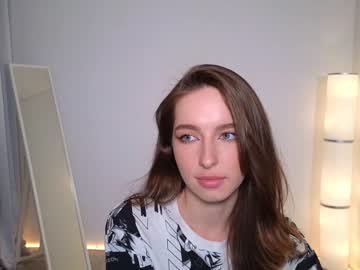 girl
        silent_chill cam image #3737785